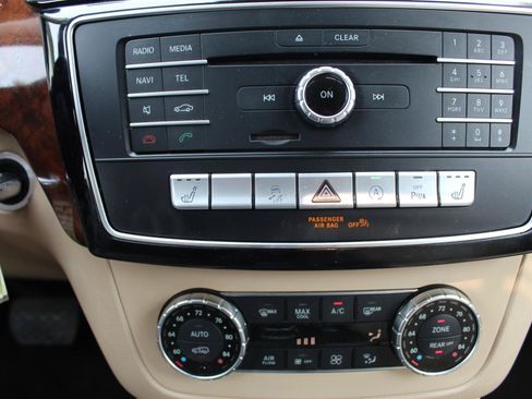 Used 2017 Mercedes-Benz GLS 450 4MATIC image 39
