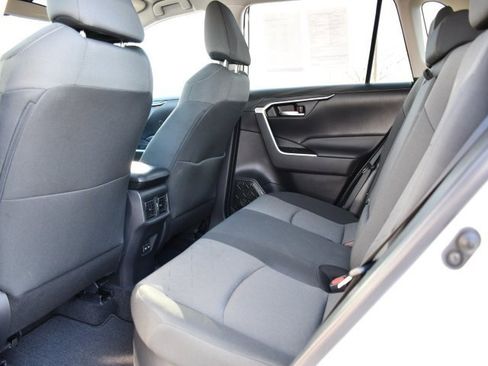 Used 2022 Toyota RAV4 XLE image 16