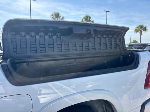 Used 2025 RAM 1500 Limited AWD/4WD image 12