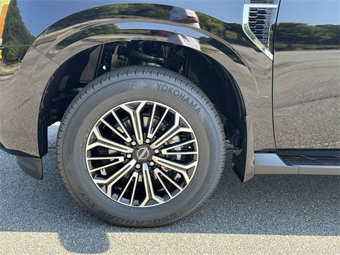 New 2025 Nissan Armada SL w/ Captain's Chari Seat Package image 12