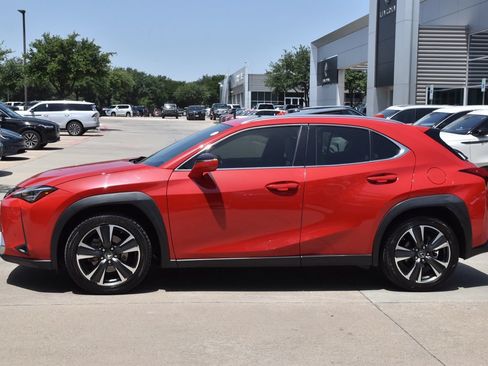 Used 2020 Lexus UX 200 w/ Premium Package FWD image 12