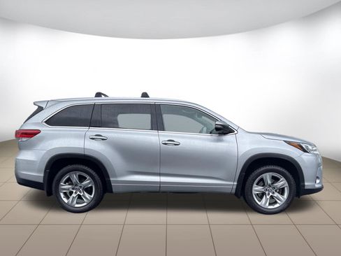 Used 2019 Toyota Highlander Limited AWD/4WD image 8