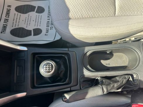 Used 2014 Subaru Forester 2.5i AWD/4WD image 19