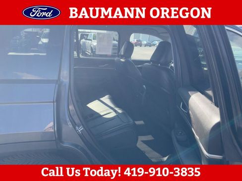 Used 2023 Jeep Grand Cherokee Limited AWD/4WD image 14