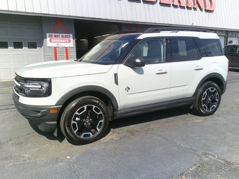 Used 2023 Ford Bronco Sport Outer Banks w/ Tech Package AWD/4WD image 13