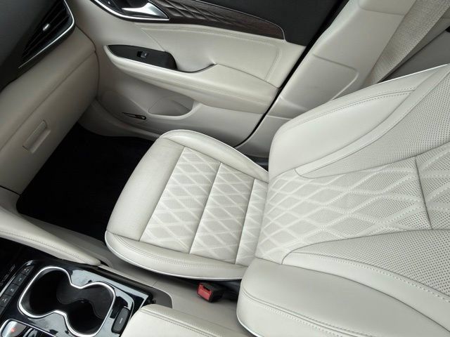 Used 2023 Buick Envision Avenir AWD/4WD image 6