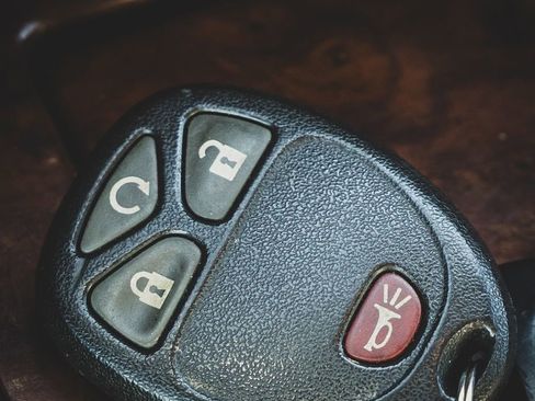 Used 2008 Chevrolet Avalanche LTZ w/ LTZ Preferred Equipment Group AWD/4WD image 9
