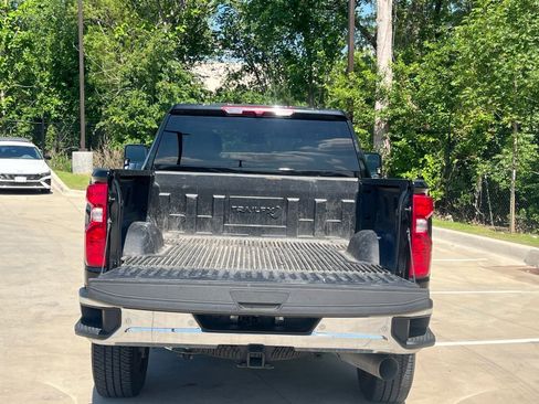 Used 2025 Chevrolet Silverado 3500 LT w/ Safety Package AWD/4WD image 16