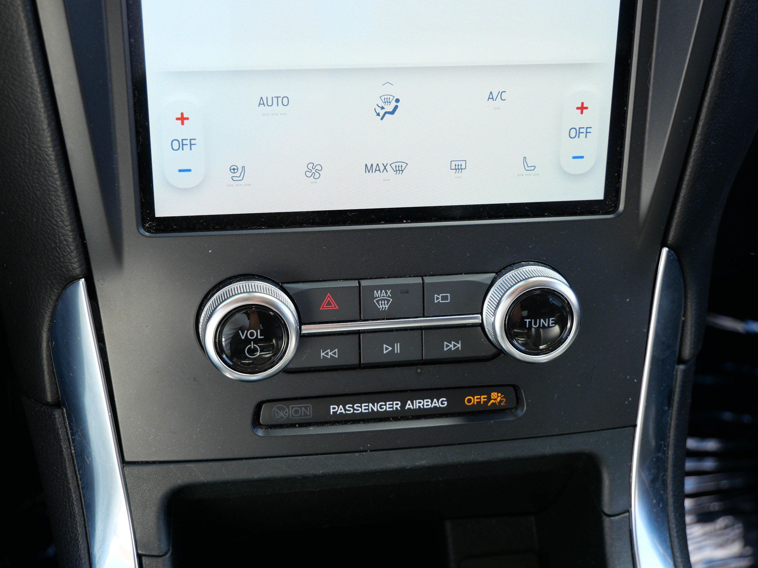 Certified 2024 Ford Edge Titanium AWD/4WD image 23