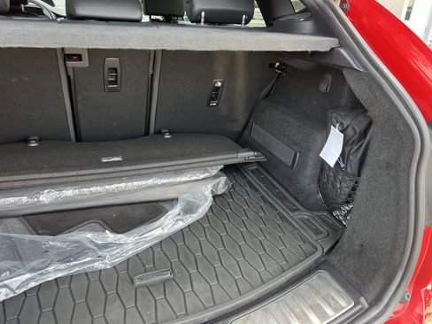 Certified 2022 Jaguar E-PACE SE image 37