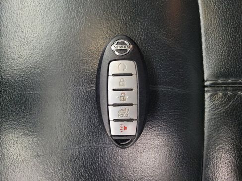 Used 2018 Nissan Pathfinder SL w/ SL Premium Package AWD/4WD image 32