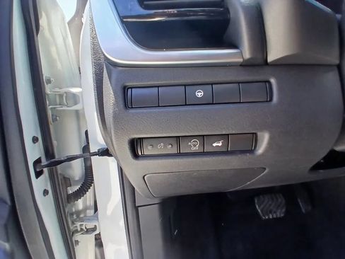 Used 2023 Nissan Rogue SL FWD image 25