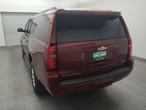 Used 2016 Chevrolet Suburban LT RWD image 6