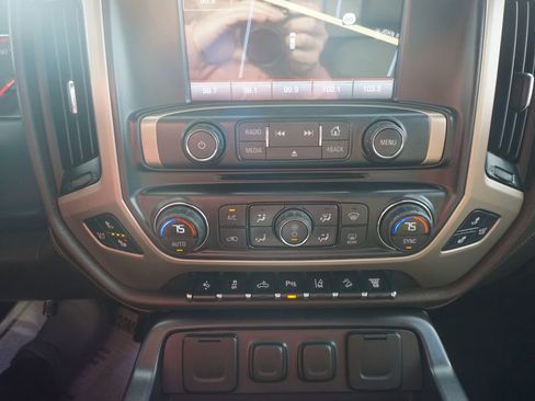 Used 2015 GMC Sierra 2500 Denali image 25