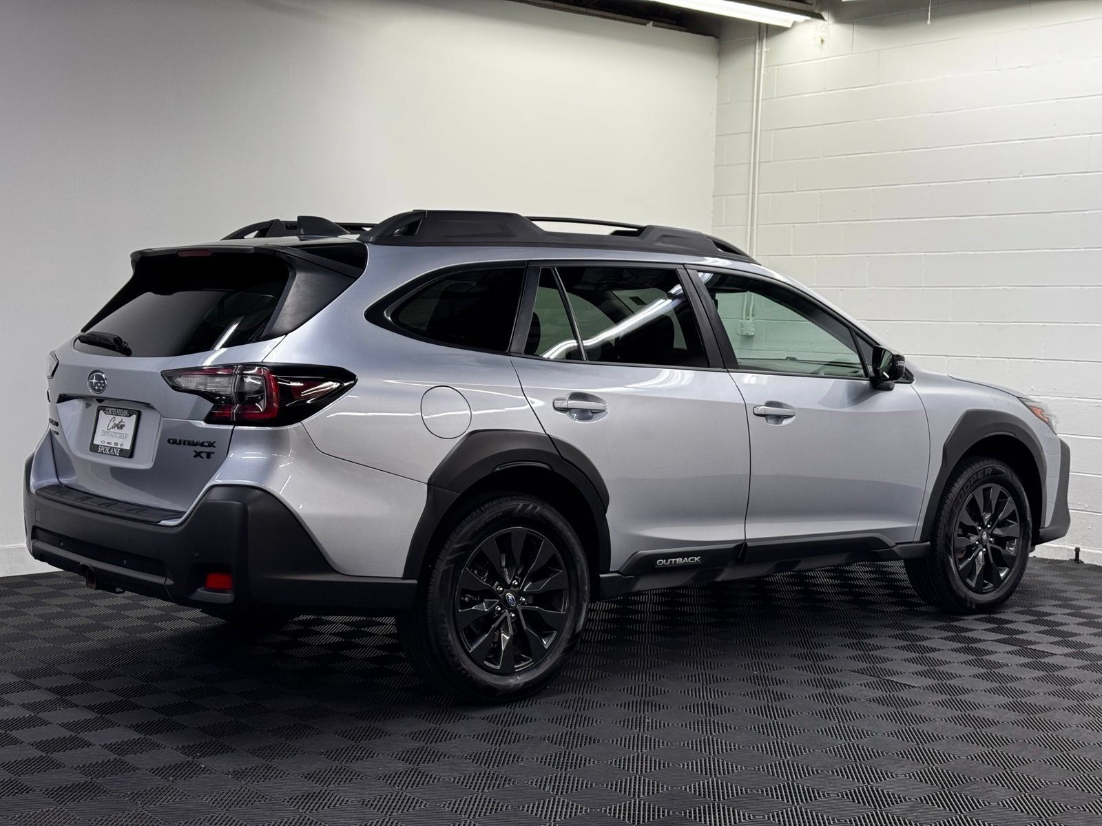 Used 2023 Subaru Outback Onyx Edition XT AWD/4WD image 2