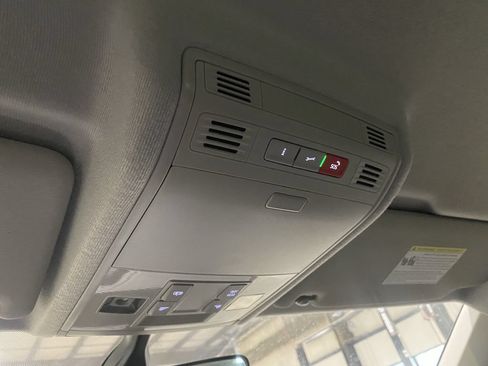 Used 2023 Volkswagen Tiguan S FWD image 14