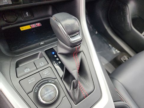 Certified 2022 Toyota RAV4 XSE AWD/4WD image 17