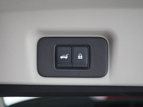 Used 2024 Nissan Ariya AWD image 18