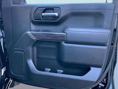 Used 2022 Chevrolet Silverado 1500 LTZ image 17