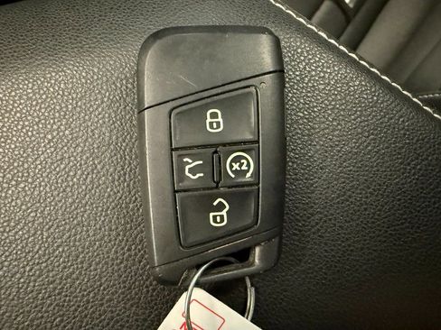 Used 2024 Volkswagen Jetta SE image 16