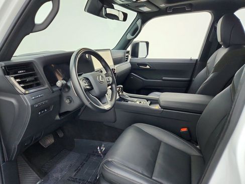 Used 2024 Lexus GX 550 AWD/4WD image 9