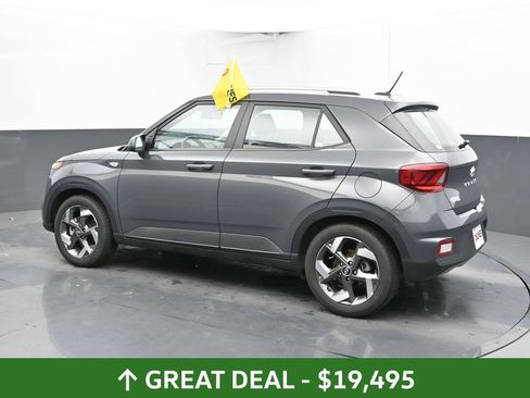 Used 2025 Hyundai Venue SEL FWD image 11
