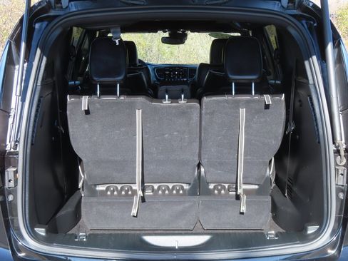 Certified 2025 Chrysler Pacifica Limited image 17