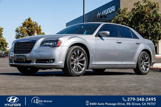 Used 2014 Chrysler 300 S RWD image 1