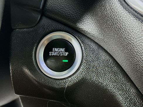 Used 2019 Chevrolet Equinox LT w/ Driver Convenience Package FWD image 19