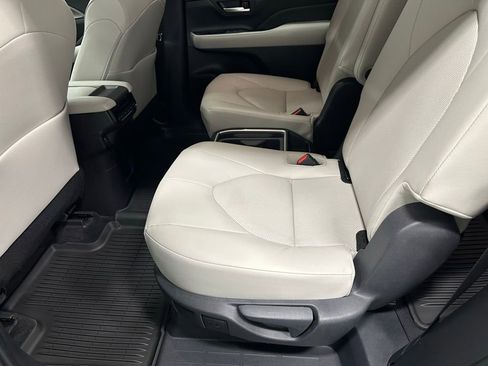 Used 2025 Toyota Grand Highlander AWD image 46