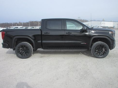 New 2026 GMC Sierra 1500 AT4 w/ AT4 Premium Package image 3