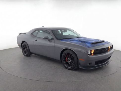 Used 2023 Dodge Challenger R/T RWD image 2