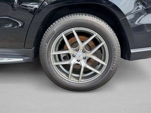 Used 2018 Mercedes-Benz GLS 450 4MATIC image 9