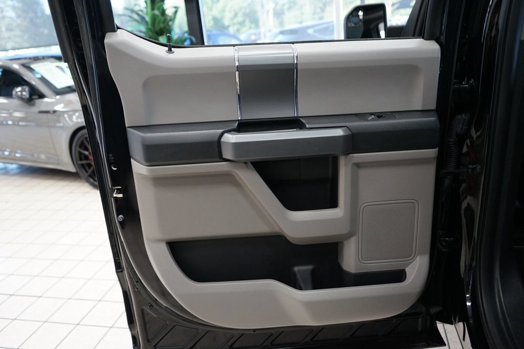 Used 2018 Ford F150 XLT w/ Equipment Group 302A Luxury AWD/4WD image 45
