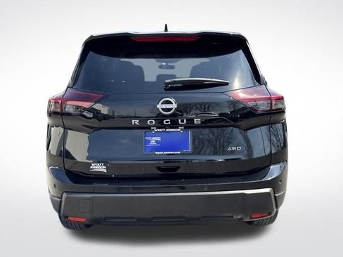 Used 2025 Nissan Rogue SV image 4