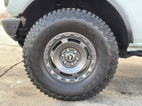 Used 2022 Ford Bronco Black Diamond w/ Sasquatch Package AWD/4WD image 10