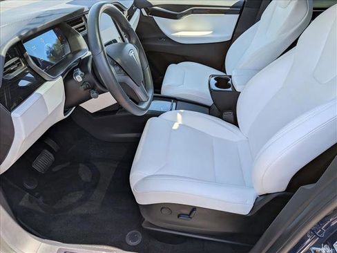 Used 2018 Tesla Model X 75D AWD/4WD image 17