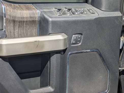Used 2020 Ford F250 Lariat w/ Lariat Value Package AWD/4WD image 10