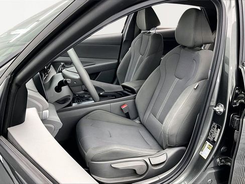 Used 2024 Hyundai Elantra SE image 25