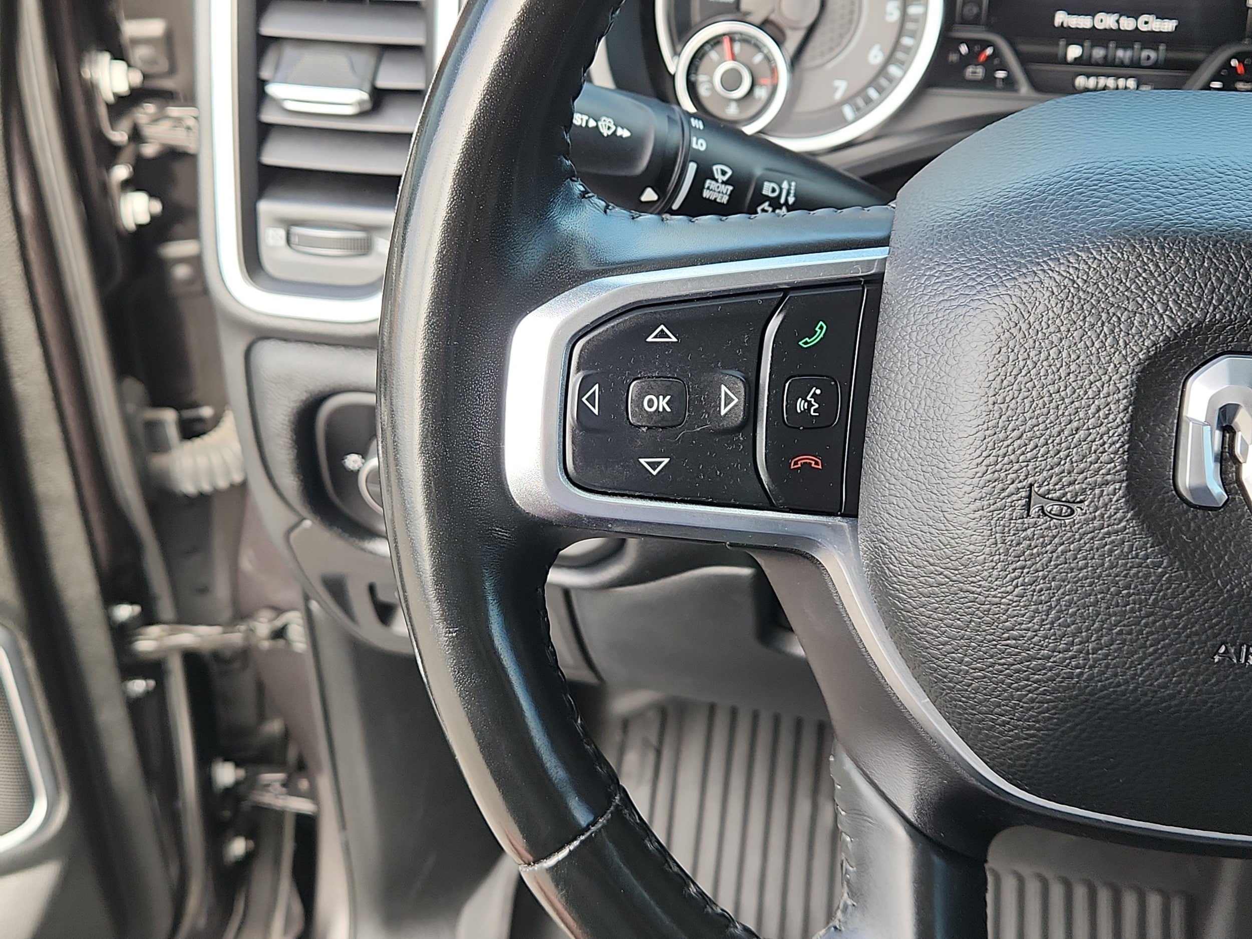 Used 2022 RAM 1500 Laramie AWD/4WD image 16
