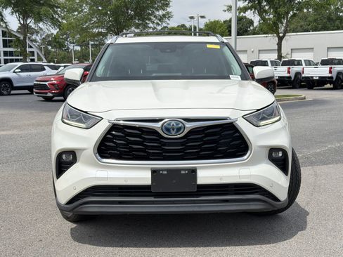 Used 2021 Toyota Highlander Limited FWD image 6