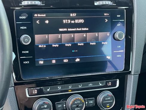 Used 2018 Volkswagen Golf R 4-Door AWD/4WD image 27