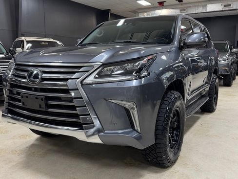 Used 2016 Lexus LX 570 4WD image 2