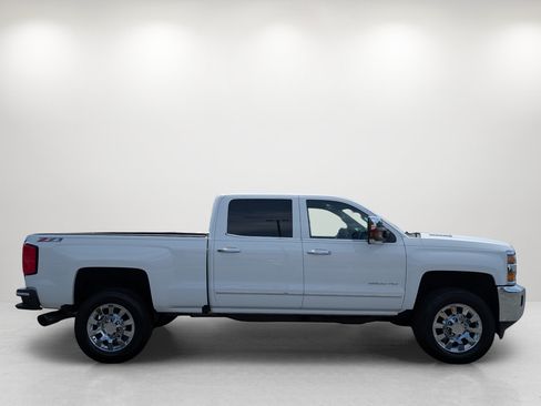 Used 2016 Chevrolet Silverado 2500 LTZ w/ Duramax Plus Package AWD/4WD image 4