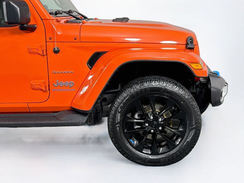 Used 2023 Jeep Wrangler Unlimited Sahara w/ Cold Weather Group AWD/4WD image 42