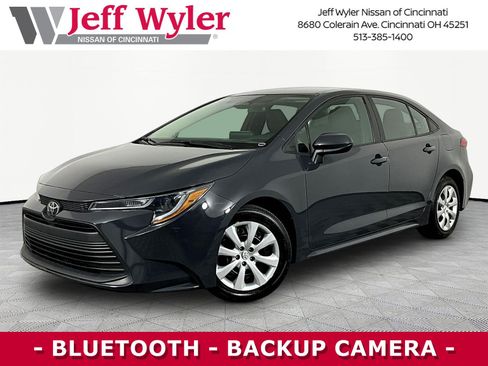 Used 2024 Toyota Corolla LE FWD image 1
