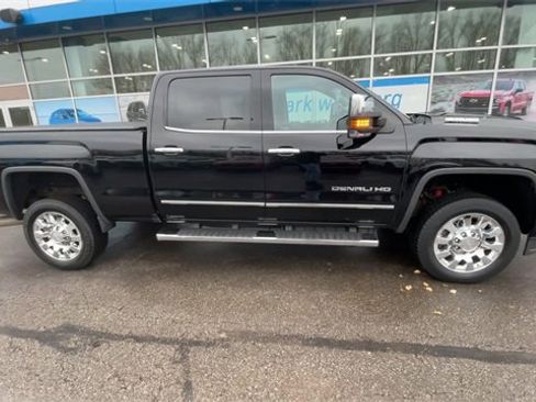 Certified 2018 GMC Sierra 2500 Denali w/ Duramax Plus Package image 9