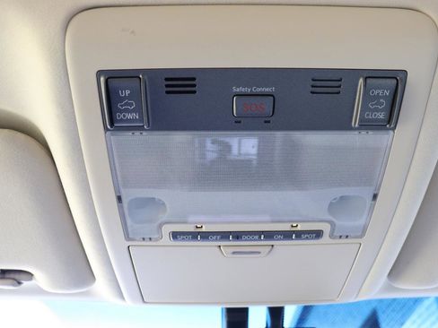 Used 2014 Lexus LX 570 4WD image 82