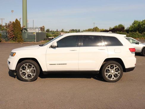 Used 2018 Jeep Grand Cherokee Limited AWD/4WD image 8