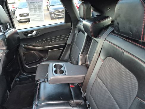 Used 2025 Ford Escape ST-Line w/ Tech Pack #1 FWD image 16